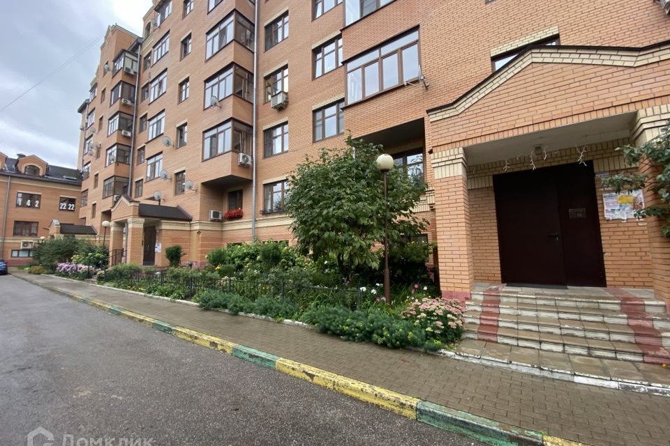 Сдаётся 2-комнатная квартира, 67.7 м²