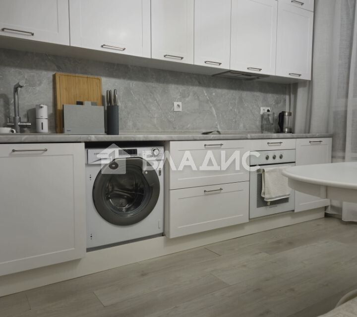 Продаётся 1-комнатная квартира, 42 м²