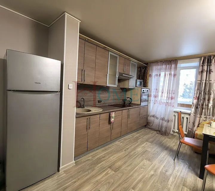Сдаётся 2-комнатная квартира, 79 м²