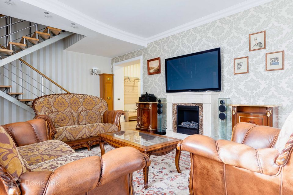 Сдаётся 4-комнатная квартира, 163 м²