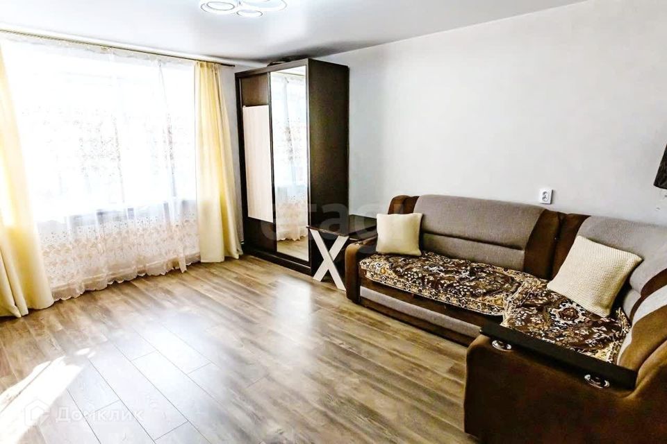 Продаётся 2-комнатная квартира, 60.8 м²