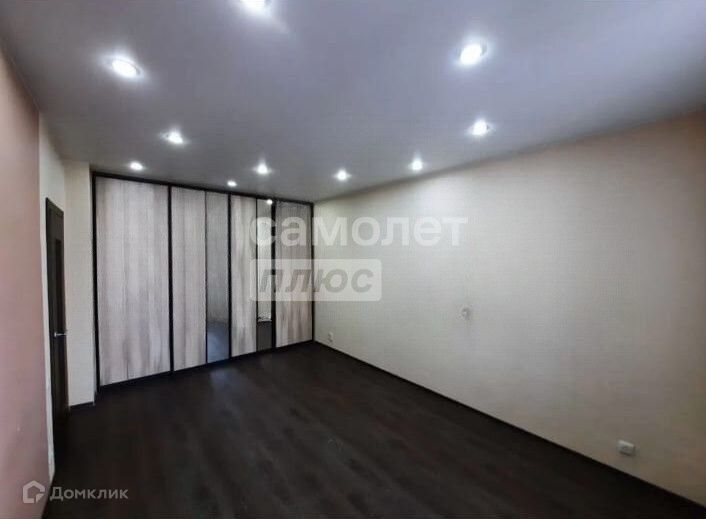 Продаётся 1-комнатная квартира, 43 м²
