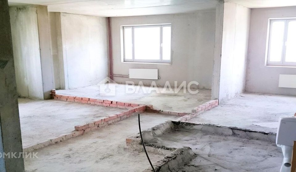 Продаётся 3-комнатная квартира, 104 м²