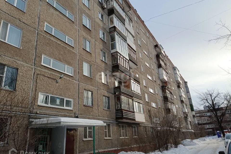 Продаётся 3-комнатная квартира, 52.9 м²