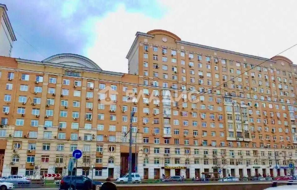 Продаётся 4-комнатная квартира, 147.7 м²