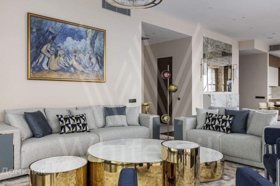 Продаётся 6-комнатная квартира, 400 м²