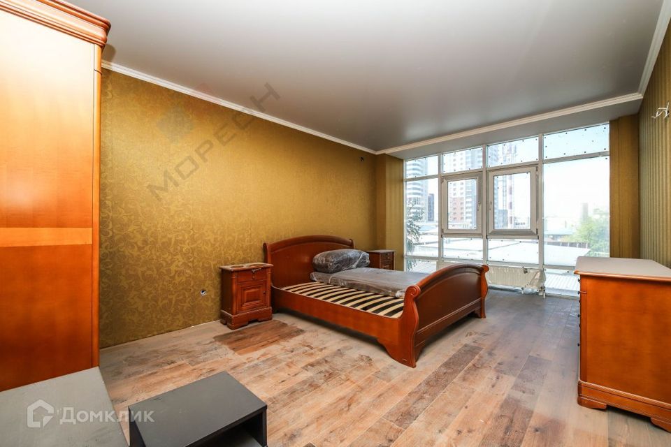 Продаётся 2-комнатная квартира, 70.1 м²