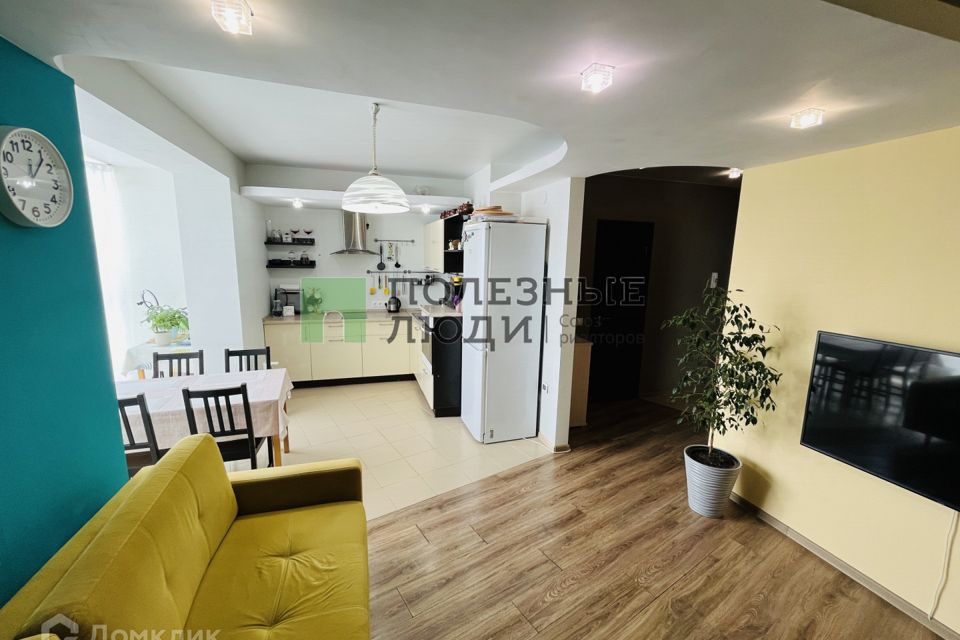 Продаётся 2-комнатная квартира, 69 м²