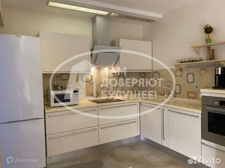 Продаётся 3-комнатная квартира, 110 м²