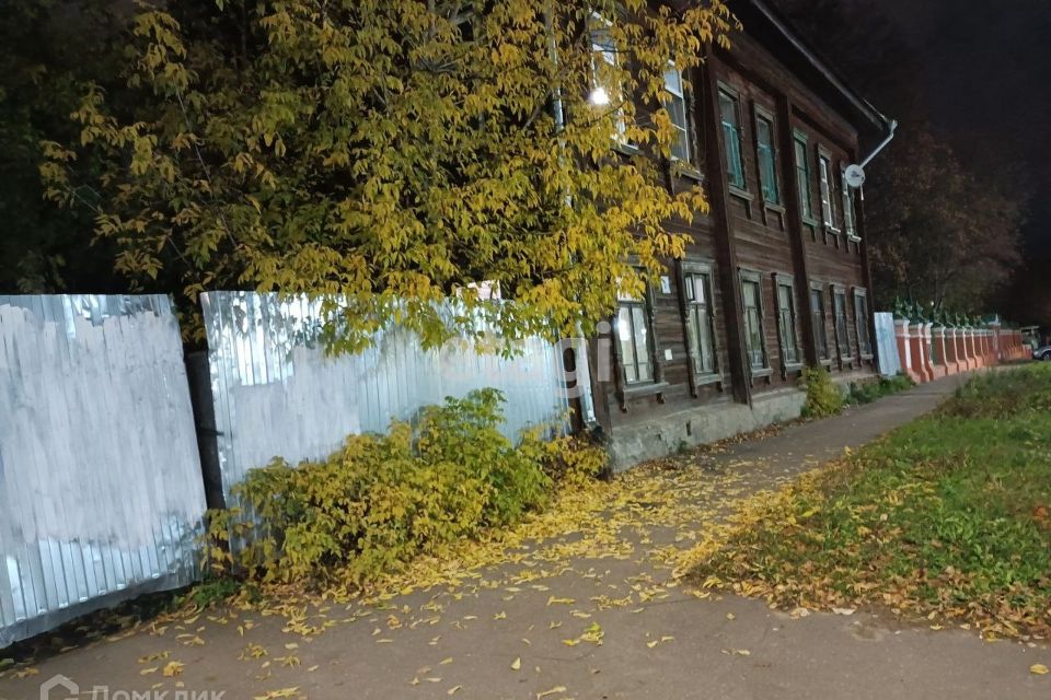 Продаётся комната в 1-комн. квартире, 140.7 м²