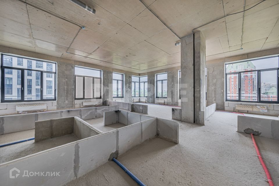 Продаётся 4-комнатная квартира, 136.6 м²