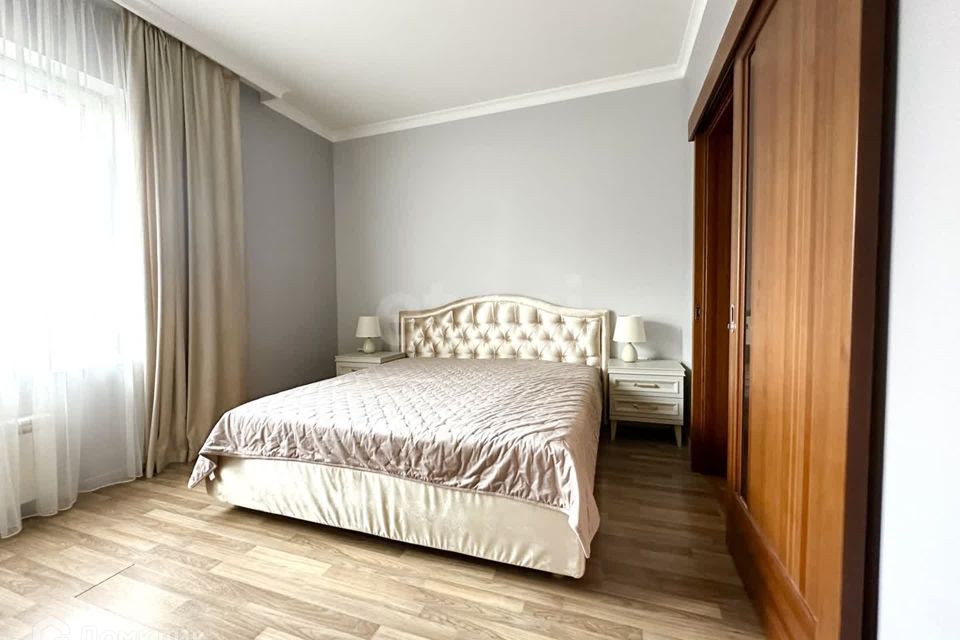 Продаётся 3-комнатная квартира, 130 м²
