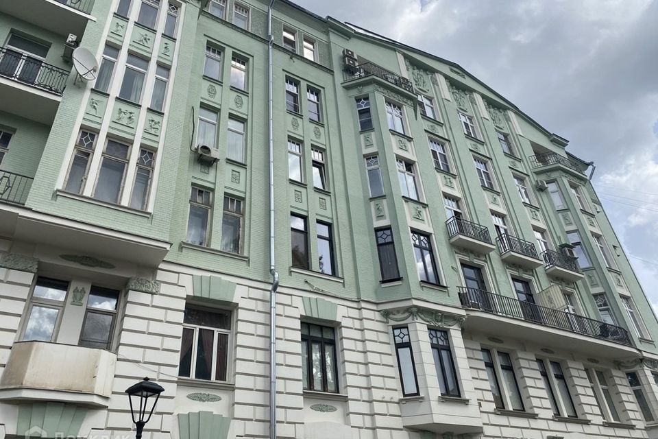 Продаётся 5-комнатная квартира, 160 м²