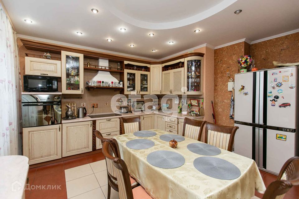 Продаётся 2-комнатная квартира, 153 м²