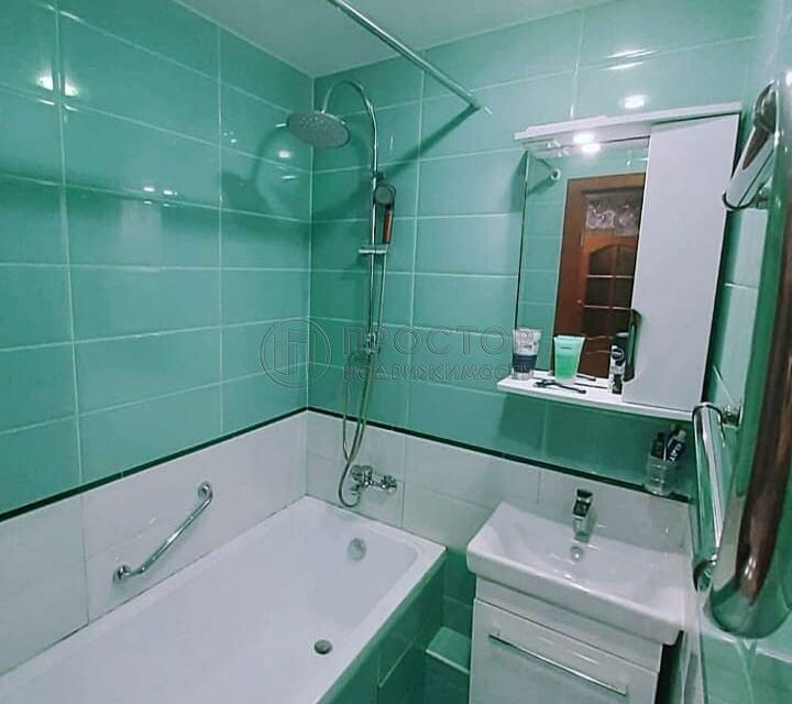 Продаётся 4-комнатная квартира, 63.2 м²
