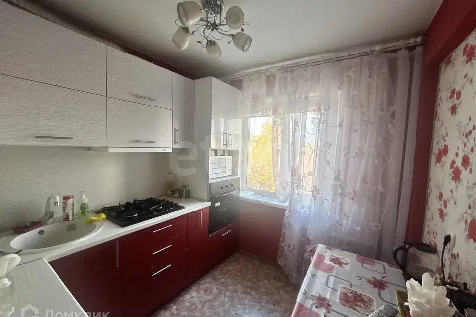 Продаётся 3-комнатная квартира, 58.3 м²