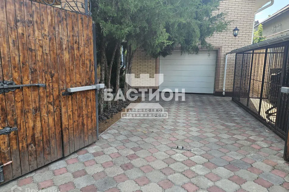 Продаётся 2-этажный дом, 319 м²