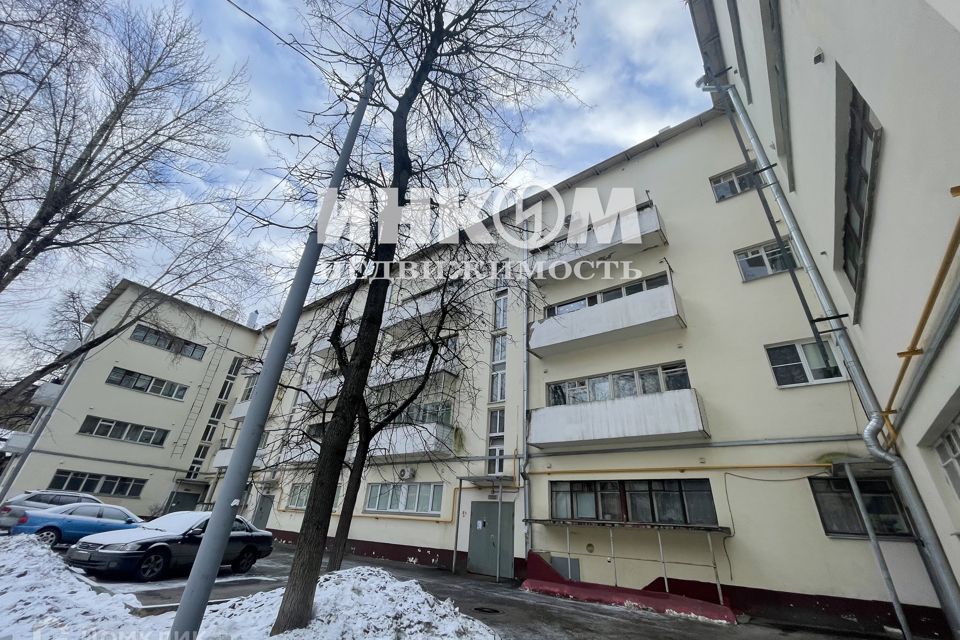 Продаётся 2 комнаты в 6-комн. квартире, 26.7 м²