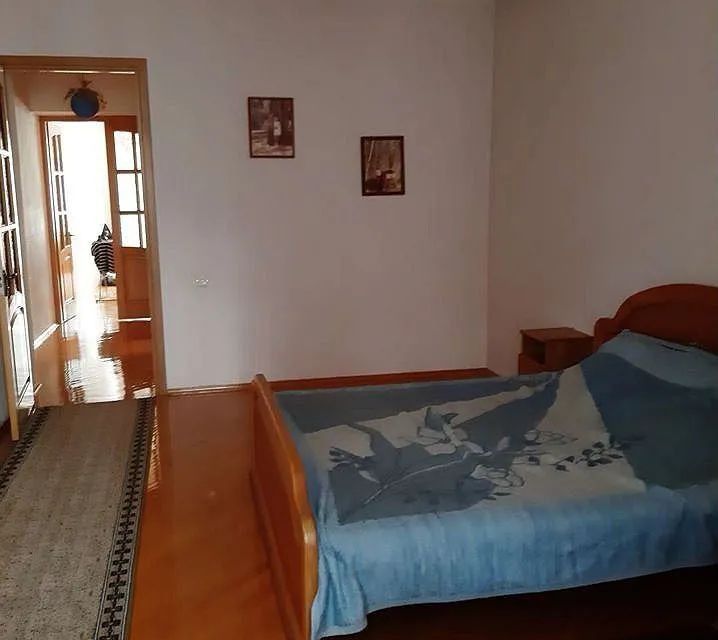 Продаётся 3-комнатная квартира, 133 м²