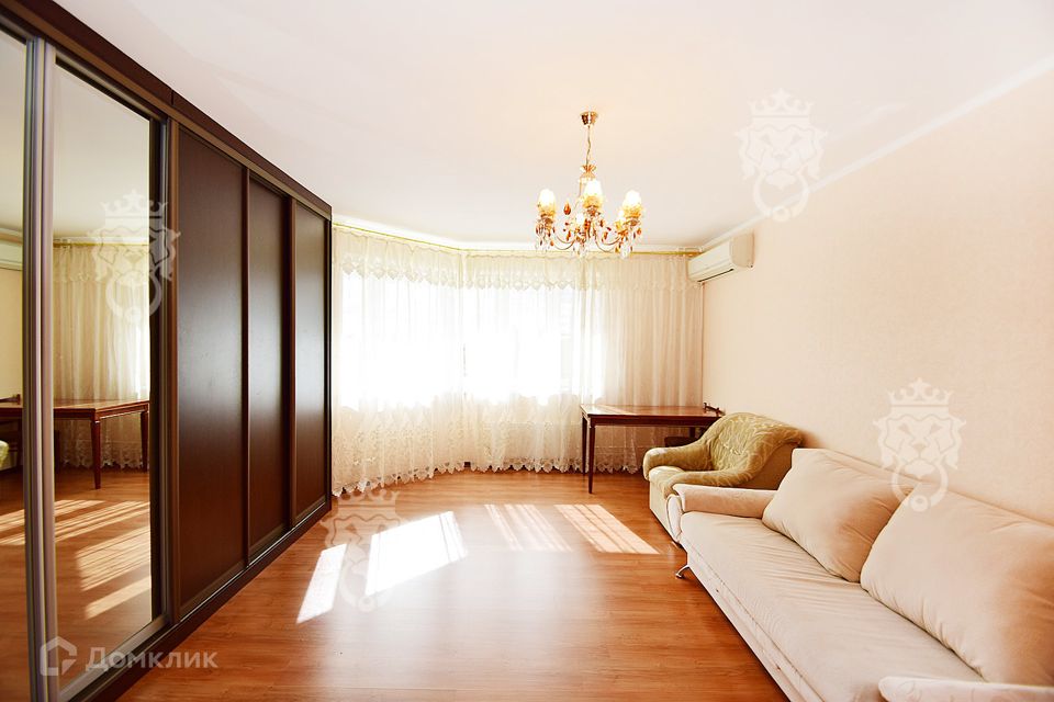 Сдаётся 2-комнатная квартира, 80 м²