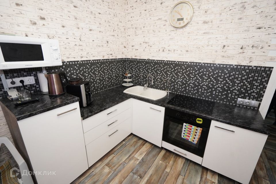 Продаётся 3-комнатная квартира, 97.6 м²