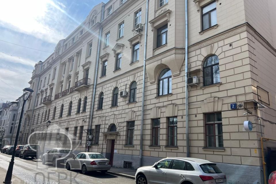 Продаётся 4-комнатная квартира, 160 м²