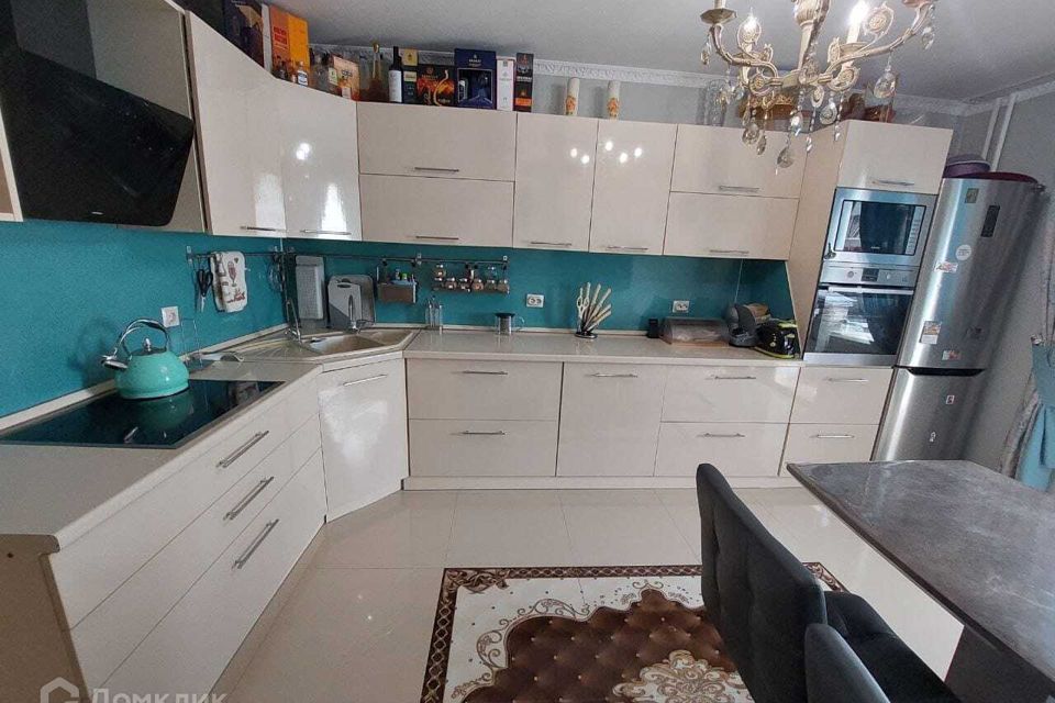 Продаётся 2-комнатная квартира, 64 м²