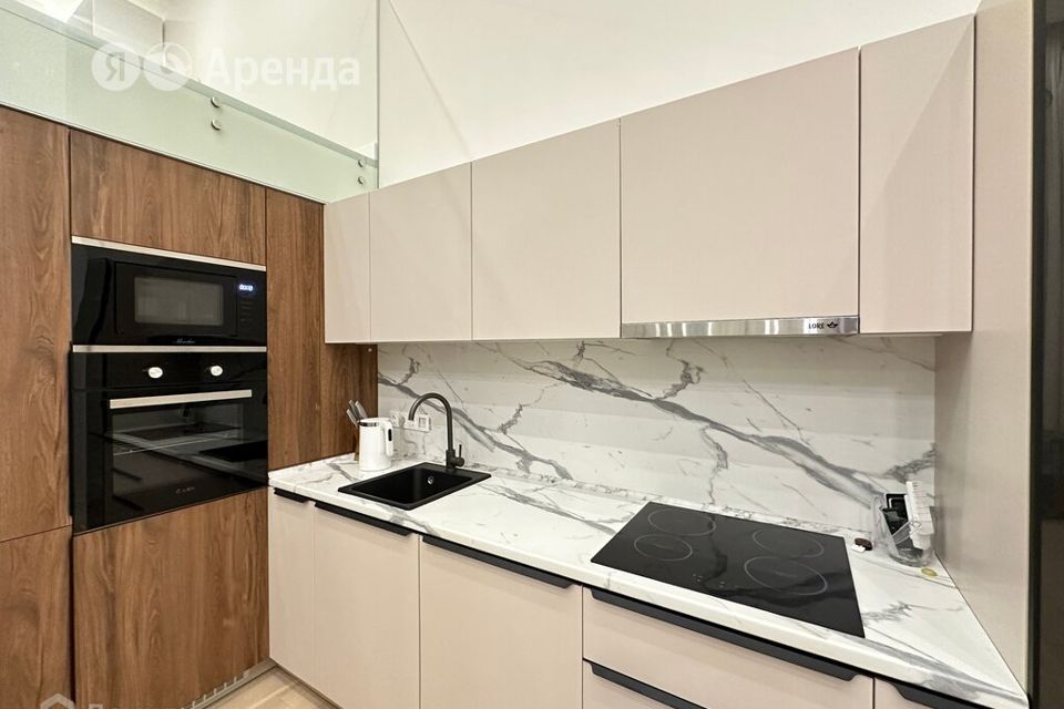 Сдаётся 2-комнатная квартира, 82 м²