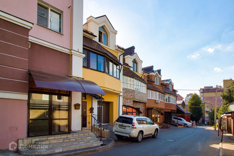Продаётся 5-комнатная квартира, 319.6 м²