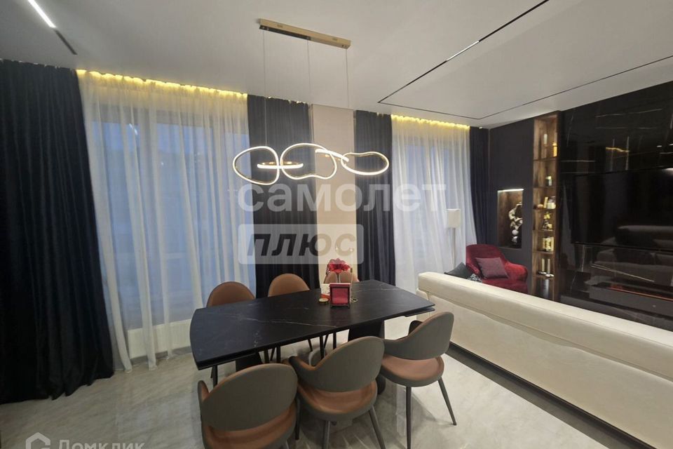 Продаётся 2-комнатная квартира, 100 м²