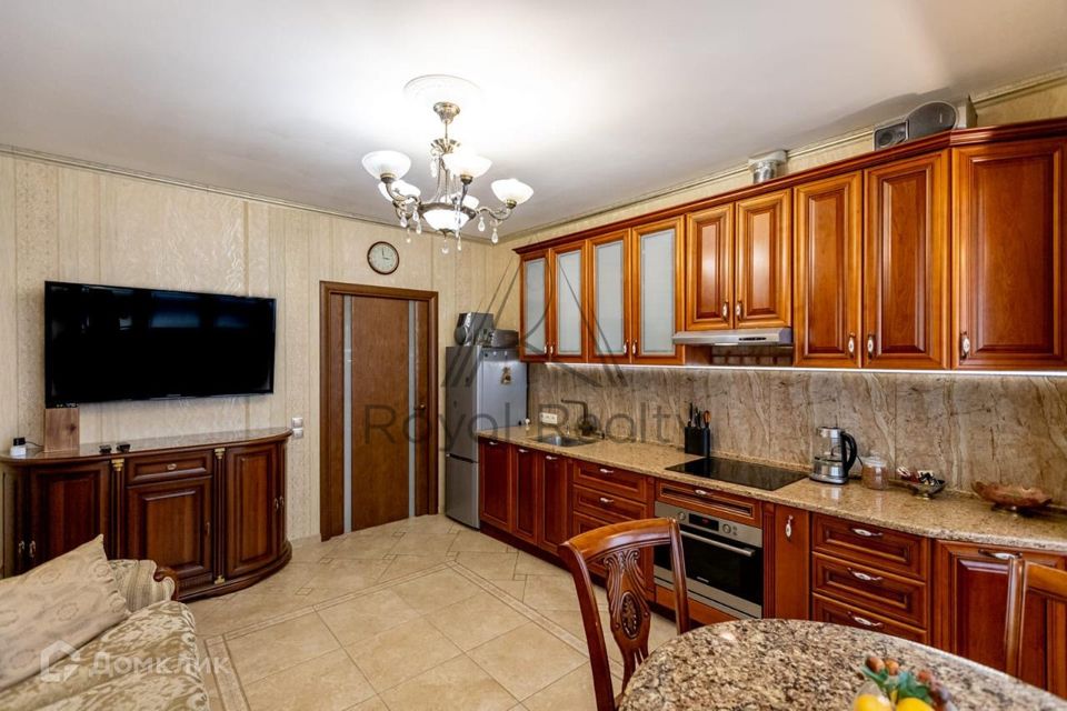 Сдаётся 1-комнатная квартира, 75 м²