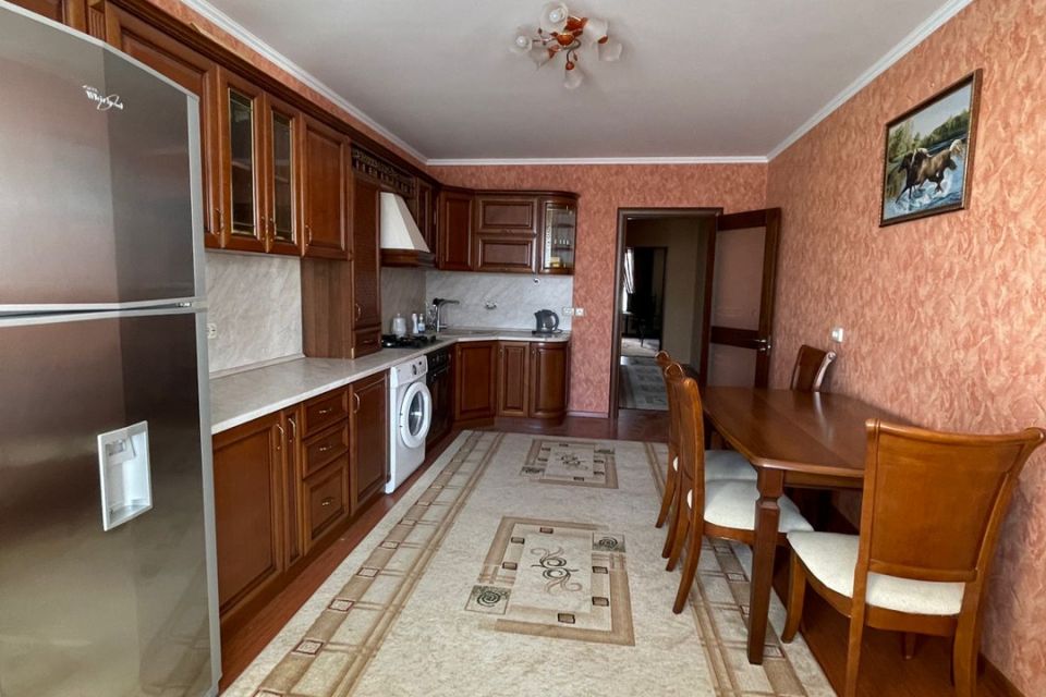 Продаётся 3-комнатная квартира, 102.4 м²