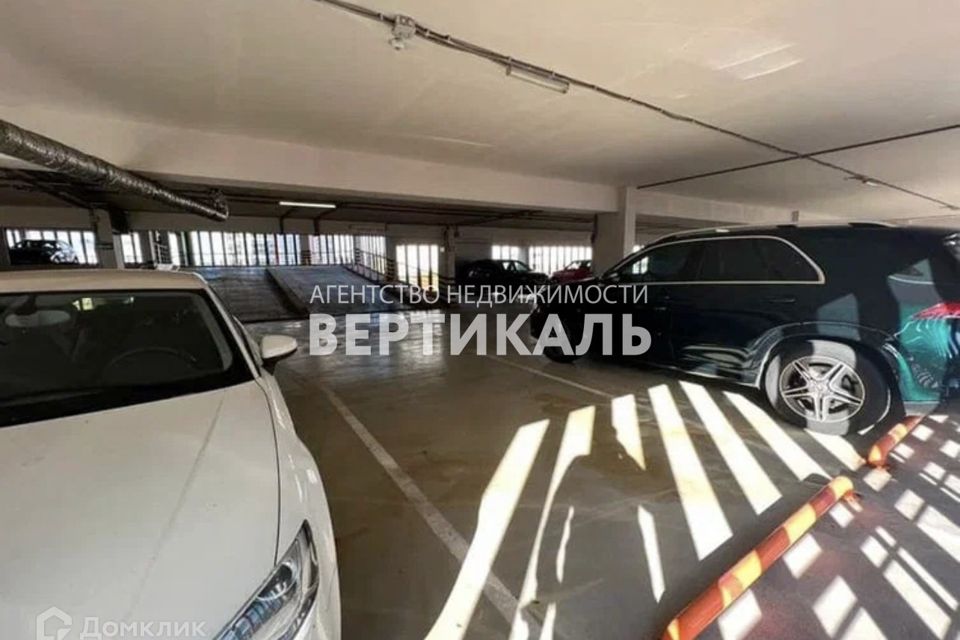 Продаётся машиноместо, 12 м²