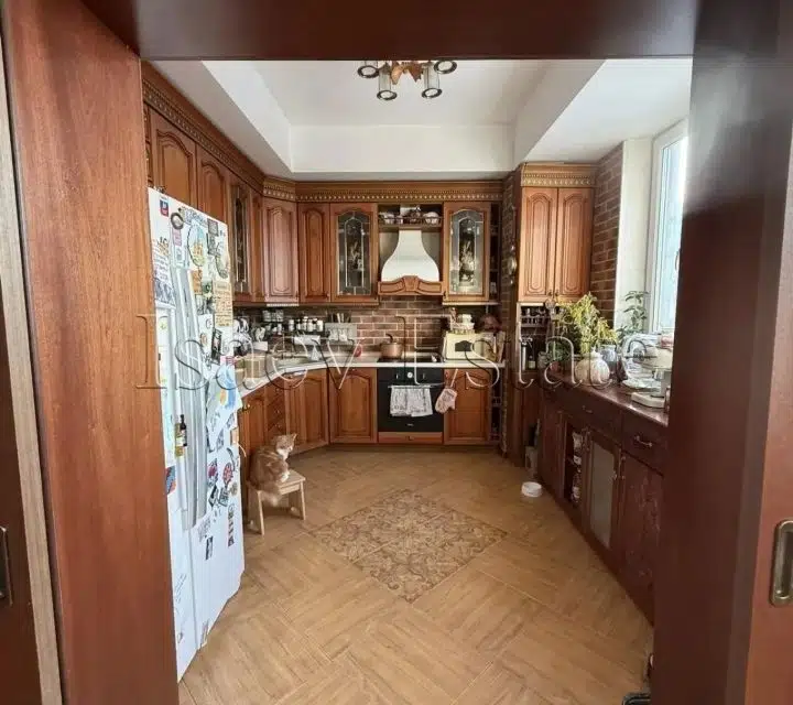 Продаётся 5-комнатная квартира, 125 м²