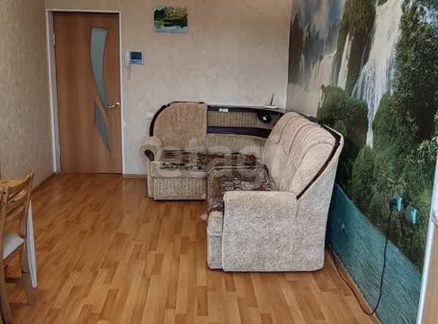 Продаётся 3-комнатная квартира, 132.7 м²