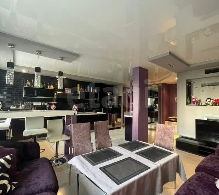 Продаётся 4-комнатная квартира, 120 м²