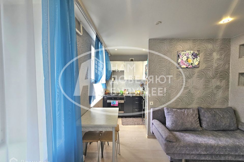 Продаётся 3-комнатная квартира, 48.7 м²