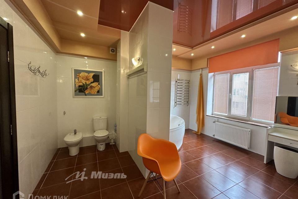 Продаётся 3-комнатная квартира, 138.3 м²