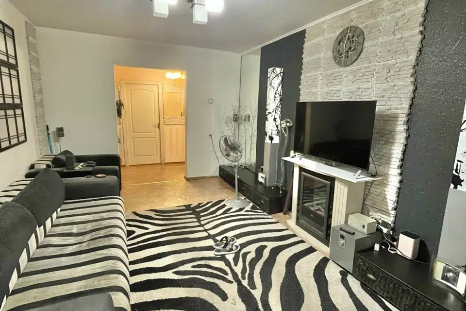Продаётся 4-комнатная квартира, 87 м²