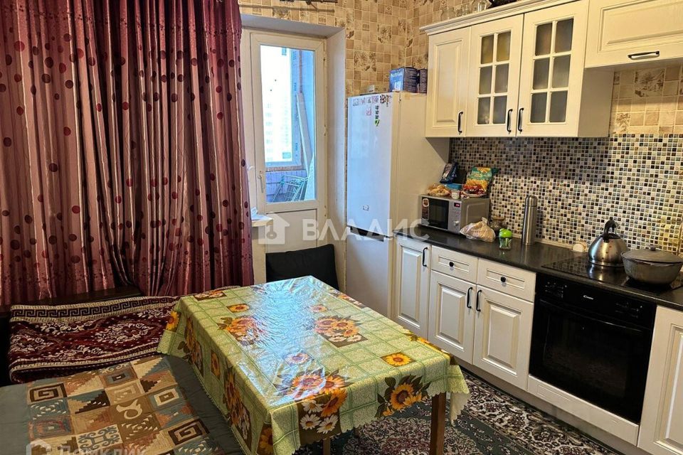 Продаётся 1-комнатная квартира, 42.2 м²