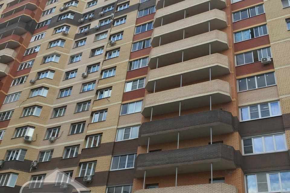 Продаётся 3-комнатная квартира, 108 м²