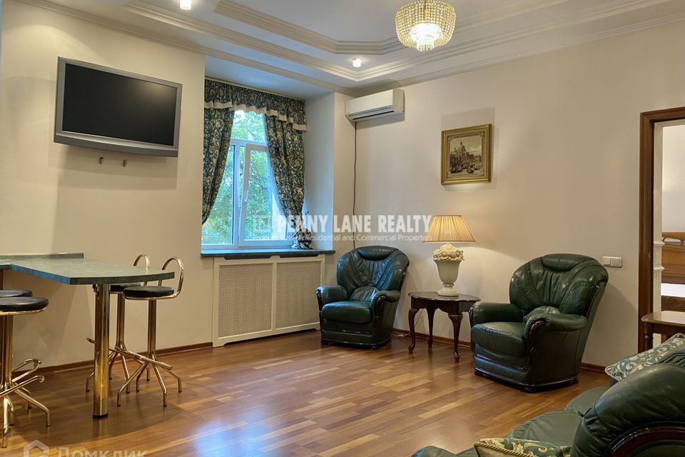 Сдаётся 2-комнатная квартира, 72 м²