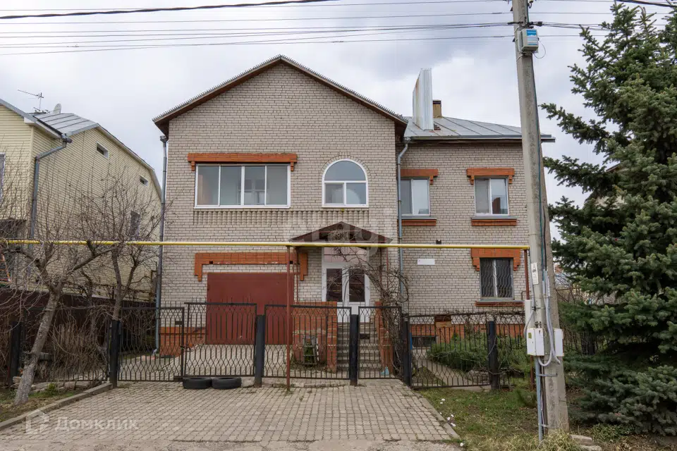 Продаётся 2-этажный дом, 404 м²