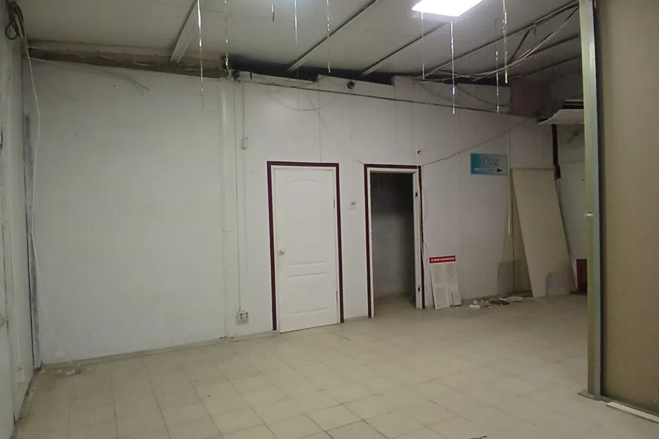 Сдаётся торговое помещение, 99.9 м²