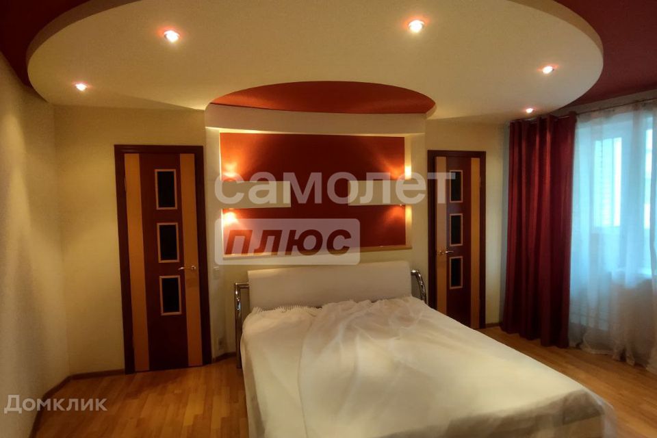 Продаётся 4-комнатная квартира, 156.8 м²