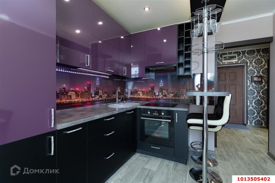 Продаётся 1-комнатная квартира, 42 м²