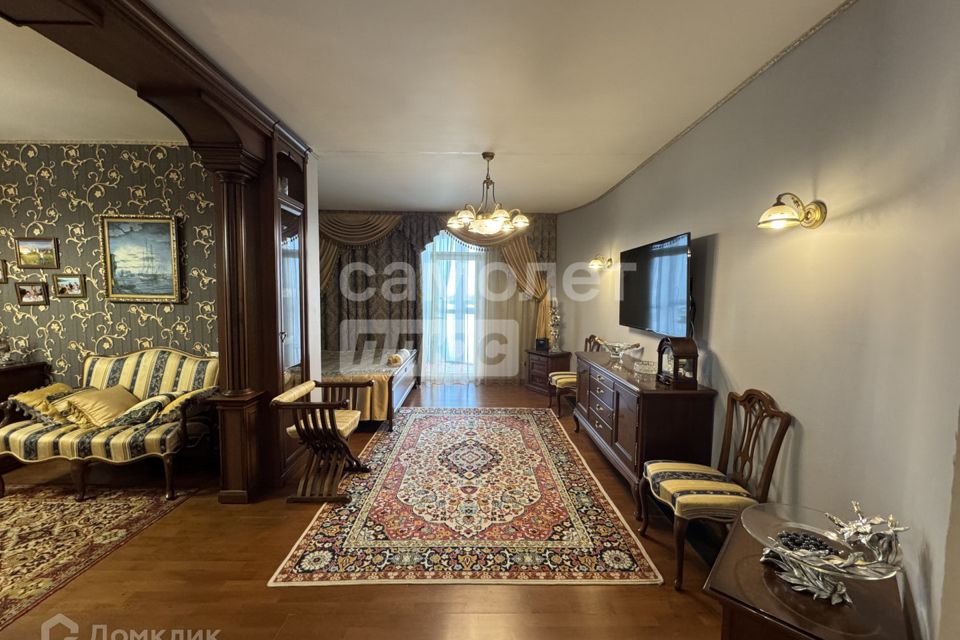 Продаётся 1-комнатная квартира, 57 м²