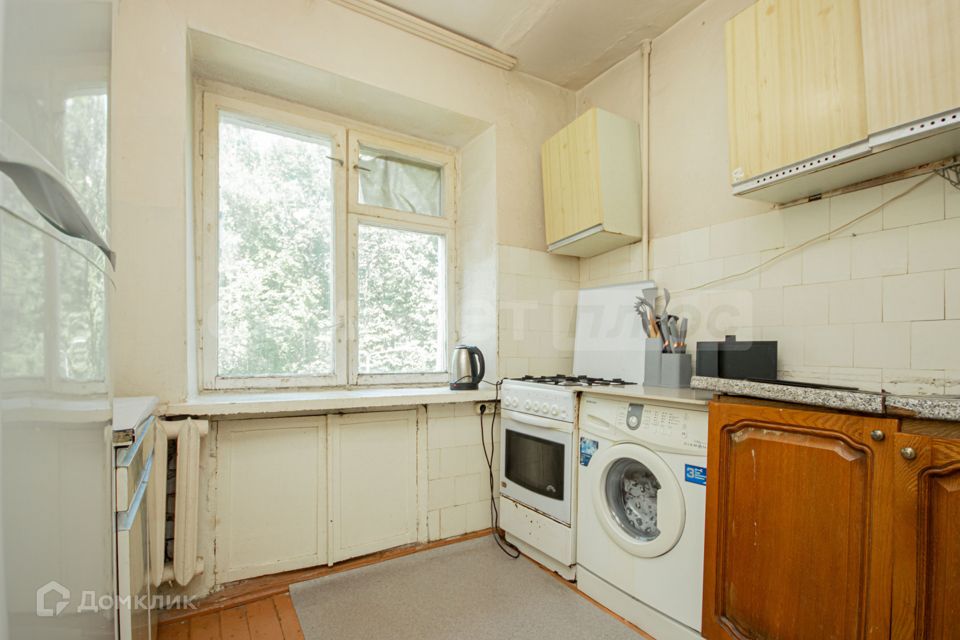 Продаётся 3-комнатная квартира, 51.7 м²