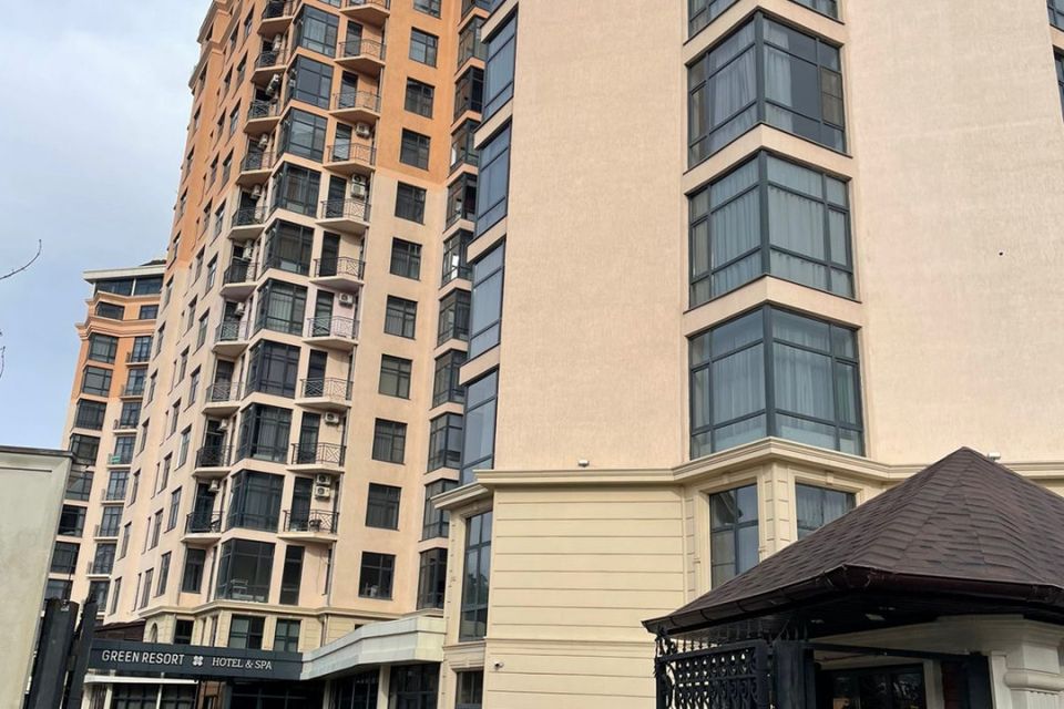 Продаётся 4-комнатная квартира, 220.4 м²