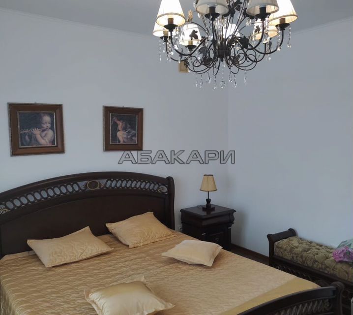 Сдаётся 2-комнатная квартира, 82 м²